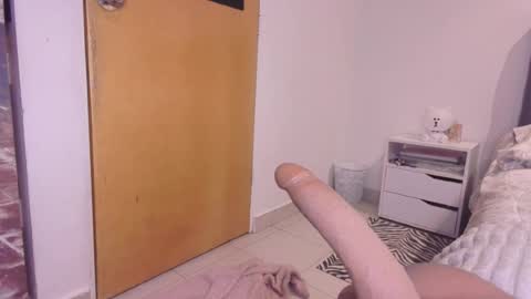 Lauren Clauz online show from 05-15-26, 05:36