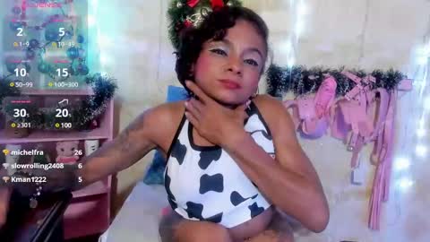 Snapshot of lauren_hills7069 chatting on 12-22-24, 06:39 Lauren online show from 12-22-24, 06:39