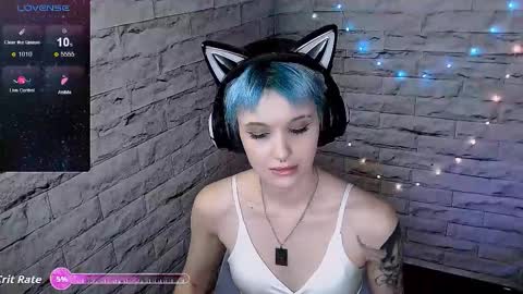 Eva online show from 10-31-25, 07:04