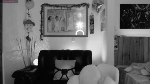 Lauren online show from 12-23-24, 01:08