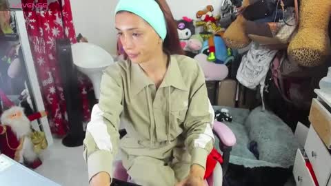 Snapshot of laurencesophiets chatting on 12-25-24, 03:28 SF online show from 12-25-24, 03:28