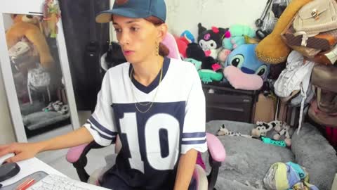 Snapshot of laurencesophiets chatting on 01-08-25, 06:31 SF online show from 01-08-25, 06:31