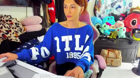 Snapshot of laurencesophiets chatting on 02-28-25, 03:37 SF online show from 02-28-25, 03:37