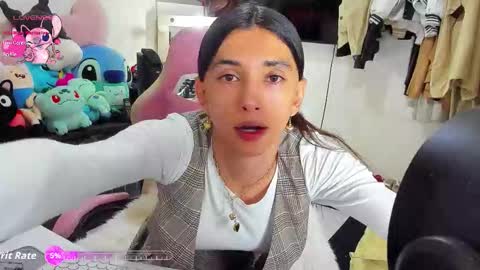 Snapshot of laurencesophiets chatting on 09-17-25, 07:04 SF online show from 09-17-25, 07:04