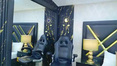 Lauren online show from 03-26-26, 03:45