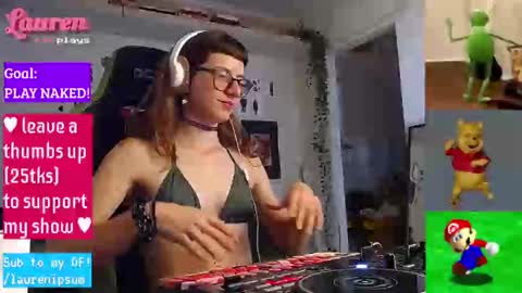 Snapshot of laurenipsumsit chatting on 12-20-24, 05:51 Lauren online show from 12-20-24, 05:51