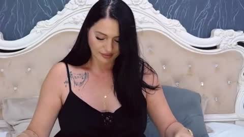 Laura online show from 07-17-26, 12:56