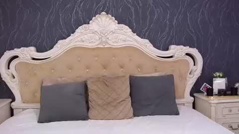Laura online show from 07-18-26, 11:58
