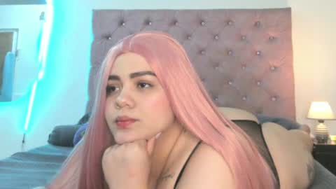 Snapshot of laurenlaine99 chatting on 06-27-26, 01:21 laurenlaine online show from 06-27-26, 01:21