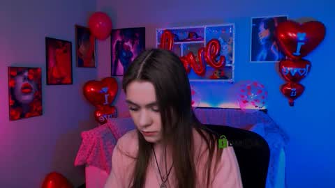 Laure online show from 02-11-26, 01:27