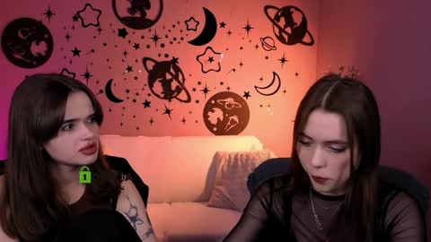 Laure online show from 04-10-26, 01:16