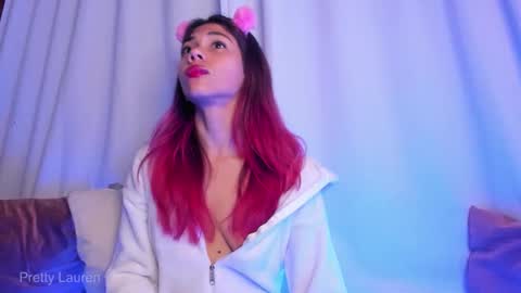 Snapshot of laurenn__1 chatting on 10-28-25, 02:59 Lauren online show from 10-28-25, 02:59