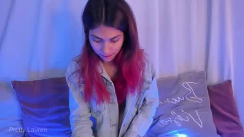 Snapshot of laurenn__1 chatting on 11-04-25, 06:07 Lauren online show from 11-04-25, 06:07