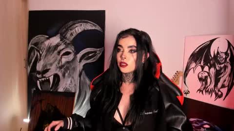 Snapshot of laurenrousexx chatting on 10-15-25, 02:11 LAUREN INDEPENDENT MODEL HELP ME REACH 100 LIKES PLS online show from 10-15-25, 02:11