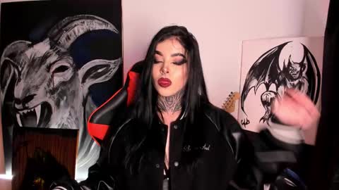 Snapshot of laurenrousexx chatting on 10-17-25, 02:15 LAUREN INDEPENDENT MODEL HELP ME REACH 100 LIKES PLS online show from 10-17-25, 02:15