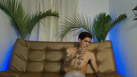 Lauren and Cristopher online show from 02-21-25, 03:01