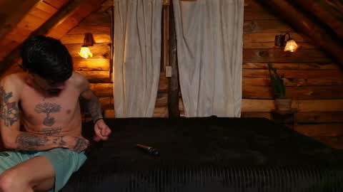 Lauren and Cristopher online show from 12-22-25, 03:58