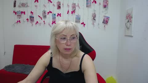 Snapshot of laurenwishy chatting on 05-22-26, 11:16 Lauren online show from 05-22-26, 11:16
