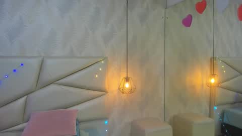 Laurent online show from 01-12-26, 10:31