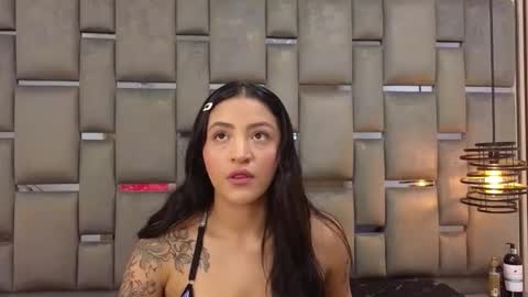 Snapshot of lauri_thx chatting on 12-17-25, 12:11 lauri_thx online show from 12-17-25, 12:11