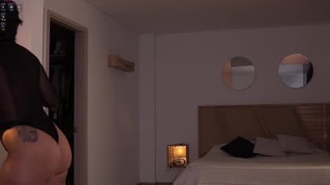 laurita_4 online show from 12-23-25, 02:09