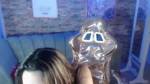 Snapshot of laurita_b chatting on 02-26-25, 11:15 Laurita online show from 02-26-25, 11:15