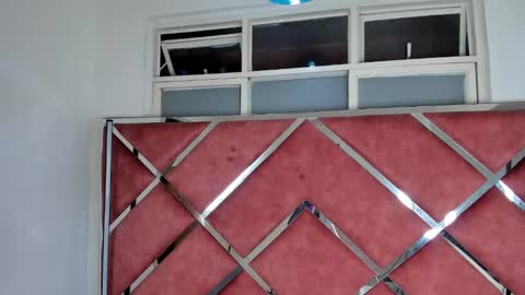 Snapshot of lauryjonson_ chatting on 03-02-25, 12:20 LauryJonson online show from 03-02-25, 12:20