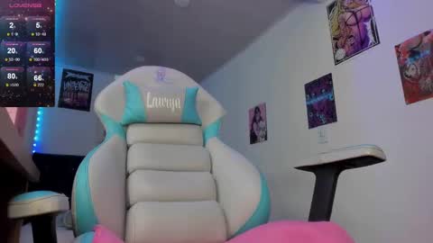 Snapshot of lauryn_muller_ chatting on 01-19-25, 10:39 Lau online show from 01-19-25, 10:39