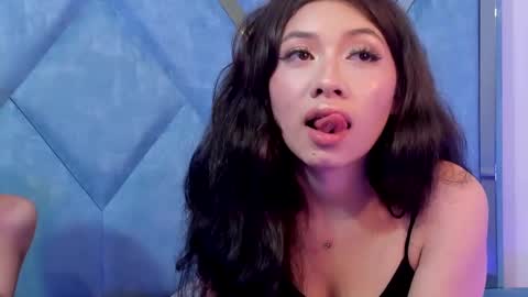 Laury and Narem online show from 11-20-25, 07:41