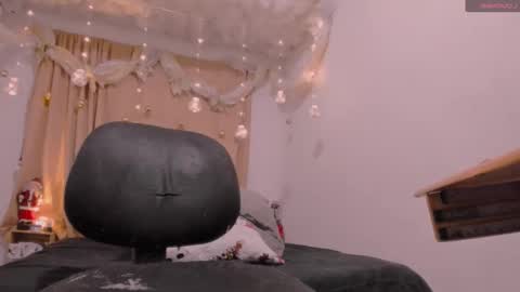 Snapshot of lauu_g chatting on 12-02-24, 03:37 Lauu G online show from 12-02-24, 03:37