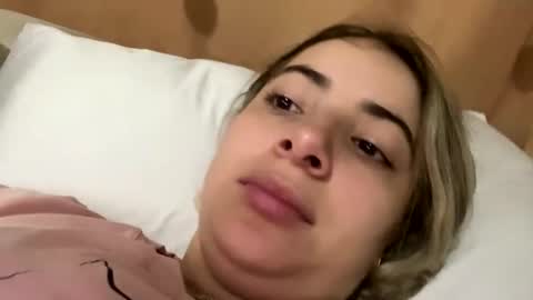 Snapshot of lauu_g chatting on 12-22-24, 11:20 Lauu G online show from 12-22-24, 11:20