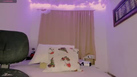 Snapshot of lauu_g chatting on 01-09-25, 03:26 Lauu G online show from 01-09-25, 03:26