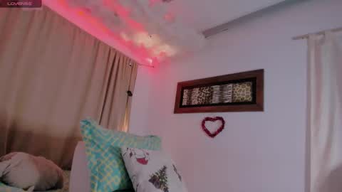 Snapshot of lauu_g chatting on 01-28-25, 03:15 Lauu G online show from 01-28-25, 03:15