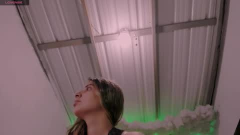 Snapshot of lauu_g chatting on 02-27-25, 02:32 Lauu G online show from 02-27-25, 02:32