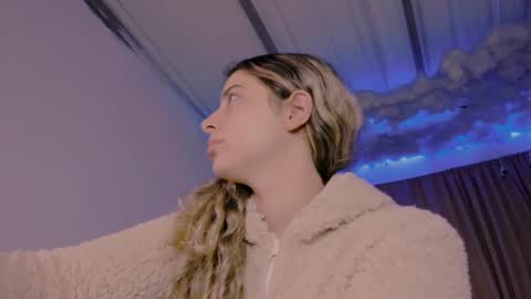 Snapshot of lauu_g chatting on 03-01-25, 04:37 Lauu G online show from 03-01-25, 04:37