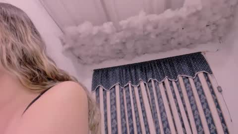 Snapshot of lauu_g chatting on 09-30-25, 02:16 Lauu G online show from 09-30-25, 02:16