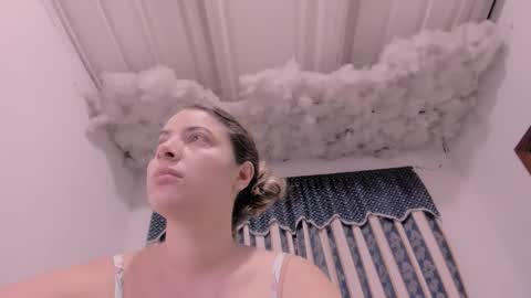 Snapshot of lauu_g chatting on 10-09-25, 09:29 Lauu G online show from 10-09-25, 09:29