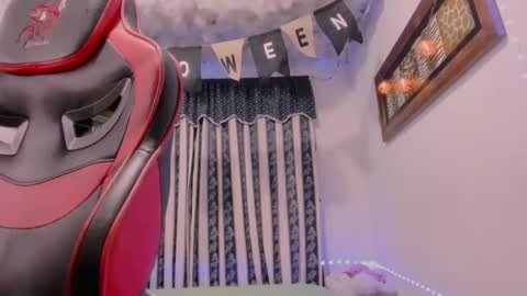 Snapshot of lauu_g chatting on 10-11-25, 10:14 Lauu G online show from 10-11-25, 10:14