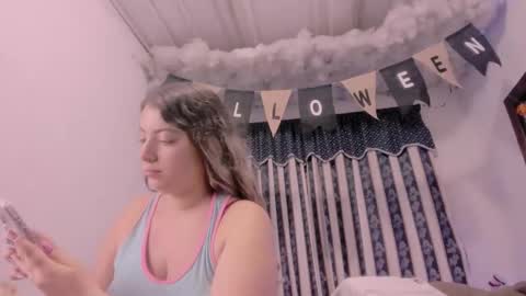 Snapshot of lauu_g chatting on 10-13-25, 09:42 Lauu G online show from 10-13-25, 09:42