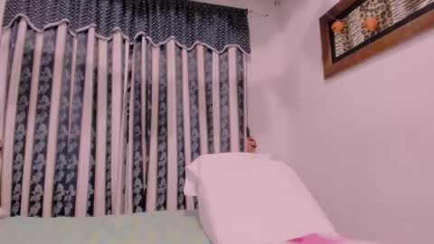 Snapshot of lauu_g chatting on 10-14-25, 09:54 Lauu G online show from 10-14-25, 09:54