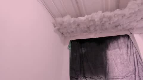 Snapshot of lauu_g chatting on 11-01-25, 11:34 Lauu G online show from 11-01-25, 11:34