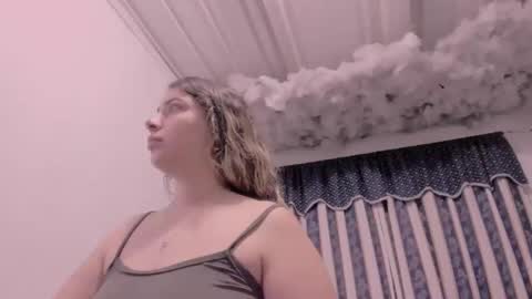 Snapshot of lauu_g chatting on 11-12-25, 09:42 Lauu G online show from 11-12-25, 09:42