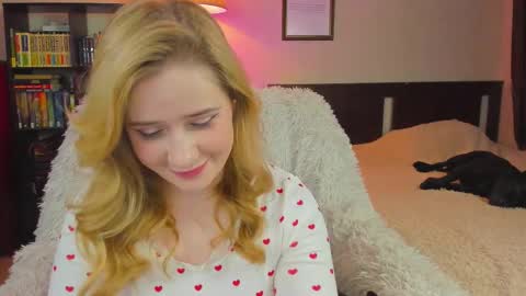 Snapshot of lavender_tender chatting on 09-19-25, 07:47 Lav online show from 09-19-25, 07:47