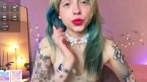 Snapshot of lavenderlav chatting on 06-05-26, 06:57 Melissa online show from 06-05-26, 06:57