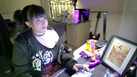 Snapshot of lavenderrzz19 chatting on 01-15-26, 03:05 Lavenderrzz online show from 01-15-26, 03:05