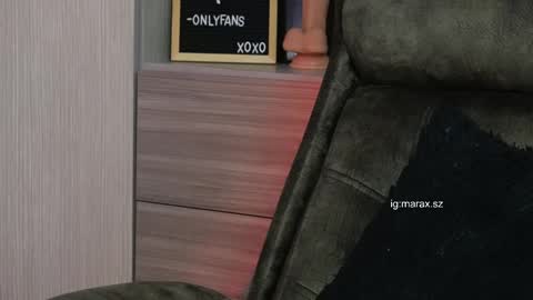 Mara online show from 09-29-25, 01:11