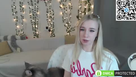 Mia online show from 01-24-25, 08:22