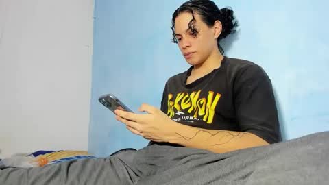 Snapshot of lax777_ chatting on 10-01-25, 01:22 ZAmbrano online show from 10-01-25, 01:22