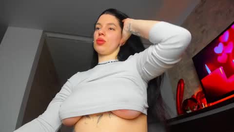 Snapshot of laya_moon chatting on 01-27-25, 10:06 LayaMoon online show from 01-27-25, 10:06