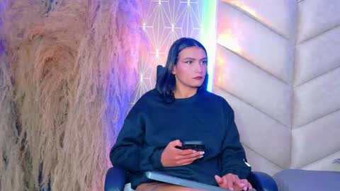 Snapshot of layadoll chatting on 10-21-25, 04:57 laya online show from 10-21-25, 04:57